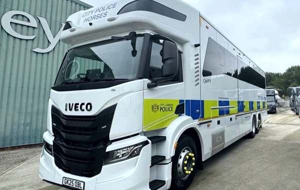 Iveco S-Way London Police